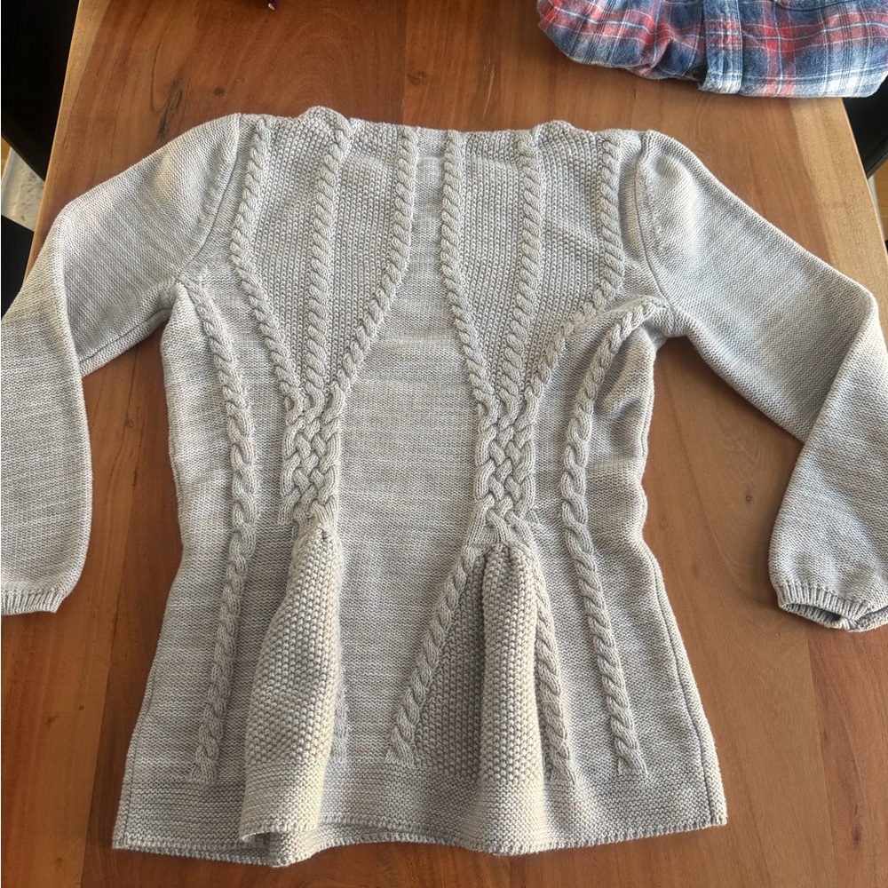 Cupio Gray Cable Knit Sweater